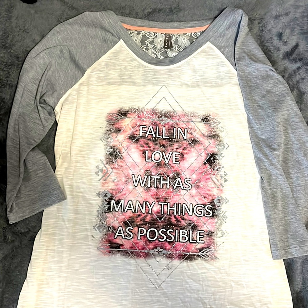 Cute never worn mid sleeve shirt